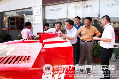 萬(wàn)通汽修學(xué)校獲省廳領(lǐng)導(dǎo)好評(píng)
