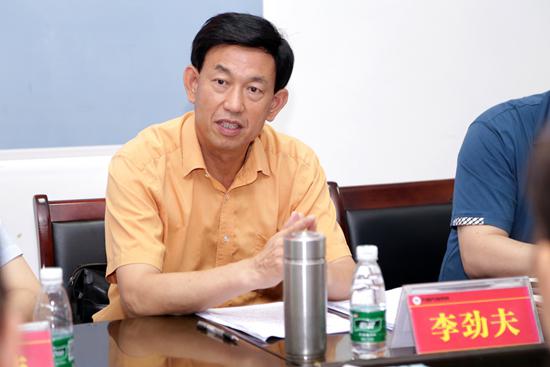 李勁夫出席指導湖南萬通汽修學校黨支部專題民主生活會