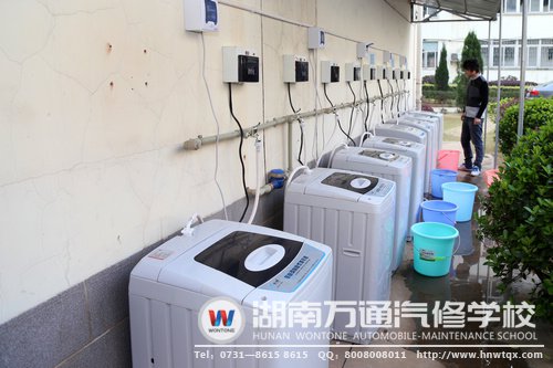 自動洗衣機，為湖南萬通學(xué)子生活減輕負擔(dān)