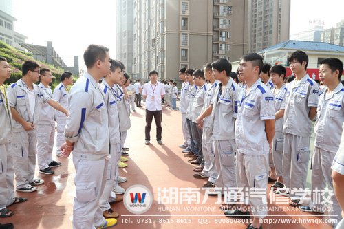 萬通學子在晨訓中