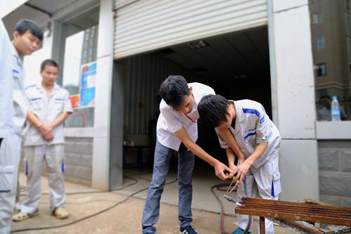 湖南萬通:冬季汽車保養(yǎng)需注意