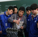 新生:大學(xué)生吳長(zhǎng)輝,學(xué)汽修技術(shù)好找工作