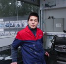 把握先機，他果敢地選擇了汽車新能源