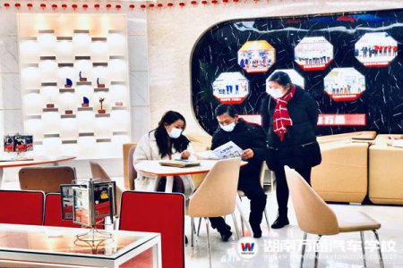 快遞員轉(zhuǎn)行學(xué)汽車美容，開啟全家創(chuàng)業(yè)路！