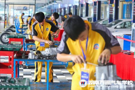 只用學(xué)費(fèi)來衡量一所學(xué)校,你確定能選到好學(xué)校嗎?