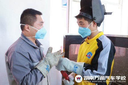 【學(xué)子故事】職校畢業(yè)的零零后，回爐重學(xué)焊接技術(shù)