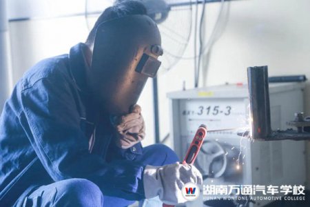 零售行業(yè)打拼十余年，他毅然轉(zhuǎn)身學(xué)焊接！