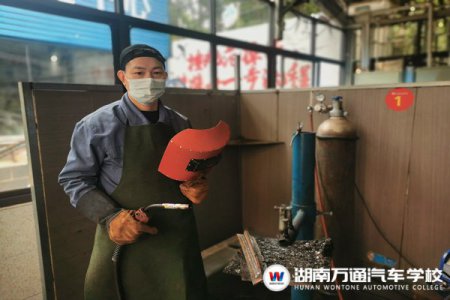 年輕時沒有把握機會，打工二十多年后，我還是想學(xué)焊接！