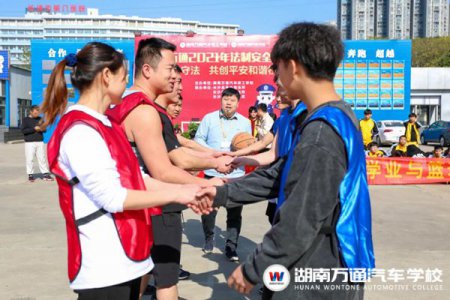 校園活動(dòng)|師生籃球友誼賽來(lái)襲，燃爆全場(chǎng)！