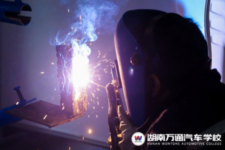 極度緊缺人才：焊工高居榜首，現(xiàn)在學(xué)還來得及！