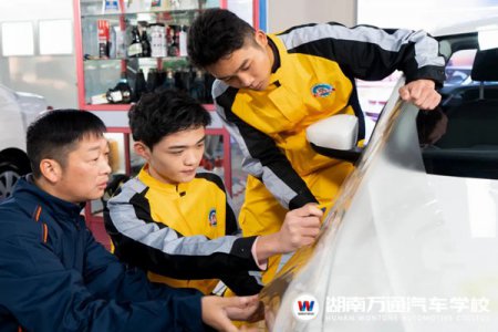 2022年男生學(xué)什么技術(shù)好賺錢？