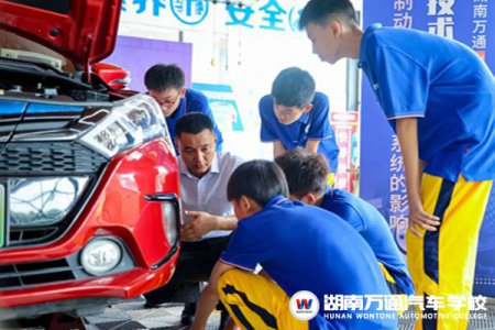 大揭秘！選專業(yè)很迷茫？快來收藏這份熱門專業(yè)的就業(yè)指南