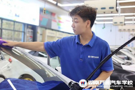 純技能精修班幫助他走向創(chuàng)業(yè)夢，不完美的終點，也可以寫一個好故事！