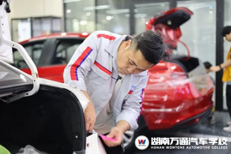 新年學(xué)新技 | 2023開年，成年人學(xué)什么技術(shù)最靠譜？