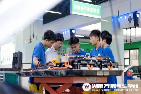 湖南萬(wàn)通學(xué)費(fèi)多少錢(qián)？是否有隱形收費(fèi)？看完這篇你就知道了！
