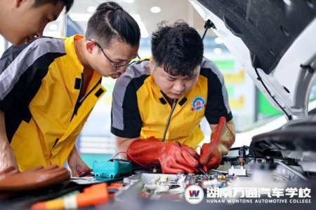 成年人，可以學(xué)新能源汽車技術(shù)嗎？有優(yōu)勢嗎？
