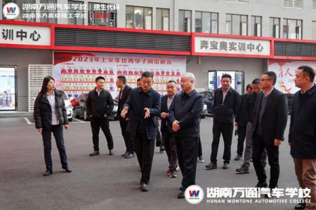 熱烈歡迎湖南省退役軍人事務(wù)廳領(lǐng)導(dǎo)小組蒞臨我?？疾熘笇?dǎo)工作！