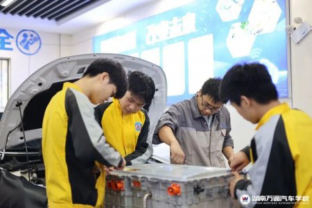 職校 vs 普高?適合孩子的才是好的！