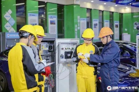 今年高考人數(shù)突破1342萬(wàn)，復(fù)讀生413萬(wàn)，預(yù)計(jì)900萬(wàn)考生無(wú)緣本科......