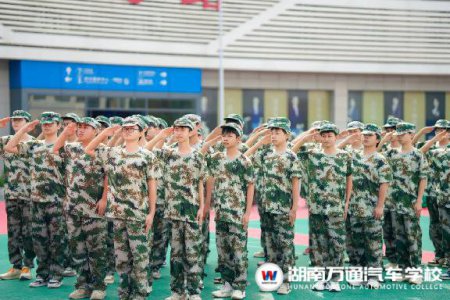 軍訓(xùn)進行時｜熱情！熱血！→圖擊耀眼時刻