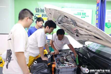 男生讀職校適合學(xué)什么專業(yè)?(初高中生必看)