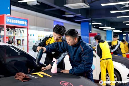 湖南汽車(chē)技工學(xué)校_汽車(chē)維修_汽車(chē)學(xué)校新聞