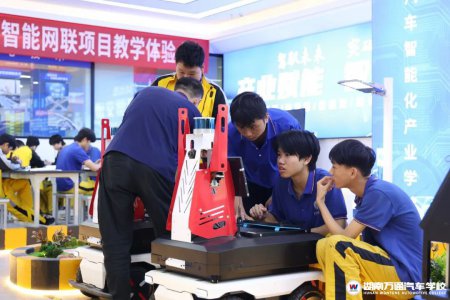 普高生轉(zhuǎn)學(xué)來(lái)湖南萬(wàn)通,學(xué)籍怎么處理?能跟上課程進(jìn)度嗎?